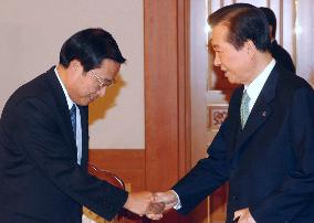 S. Korean Pres. Kim briefed on Koizumi-Kim talks